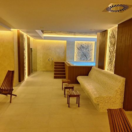 Binis Apartment ซลาตีบอร์ ภายนอก รูปภาพ
