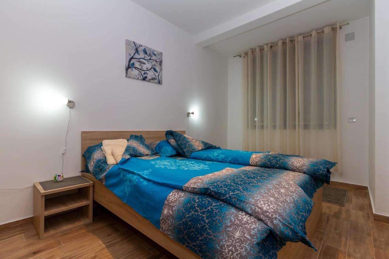 Binis Apartment ซลาตีบอร์ ภายนอก รูปภาพ