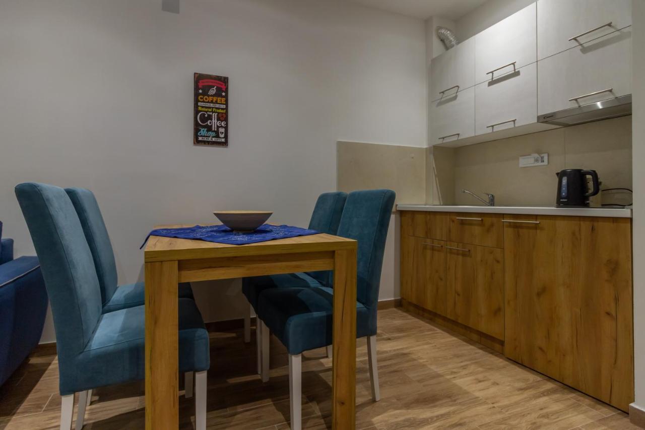 Binis Apartment ซลาตีบอร์ ภายนอก รูปภาพ