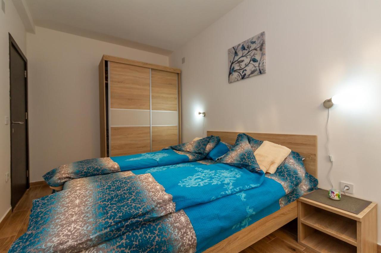 Binis Apartment ซลาตีบอร์ ภายนอก รูปภาพ