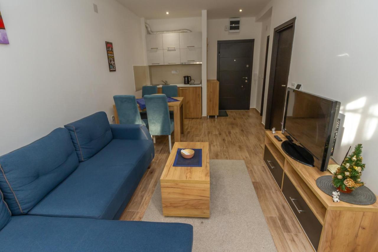 Binis Apartment ซลาตีบอร์ ภายนอก รูปภาพ