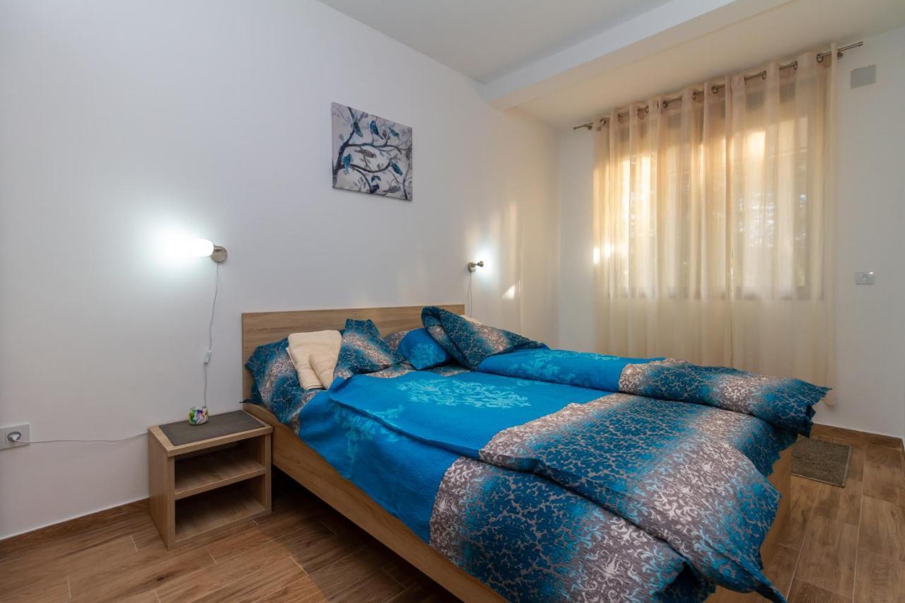 Binis Apartment ซลาตีบอร์ ภายนอก รูปภาพ