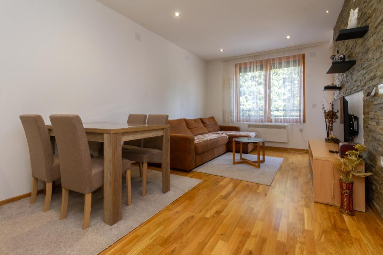 Binis Apartment ซลาตีบอร์ ภายนอก รูปภาพ