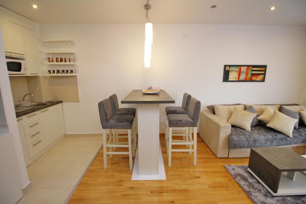 Binis Apartment ซลาตีบอร์ ภายนอก รูปภาพ