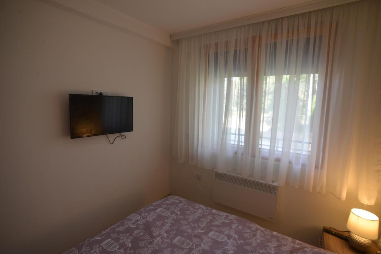 Binis Apartment ซลาตีบอร์ ภายนอก รูปภาพ