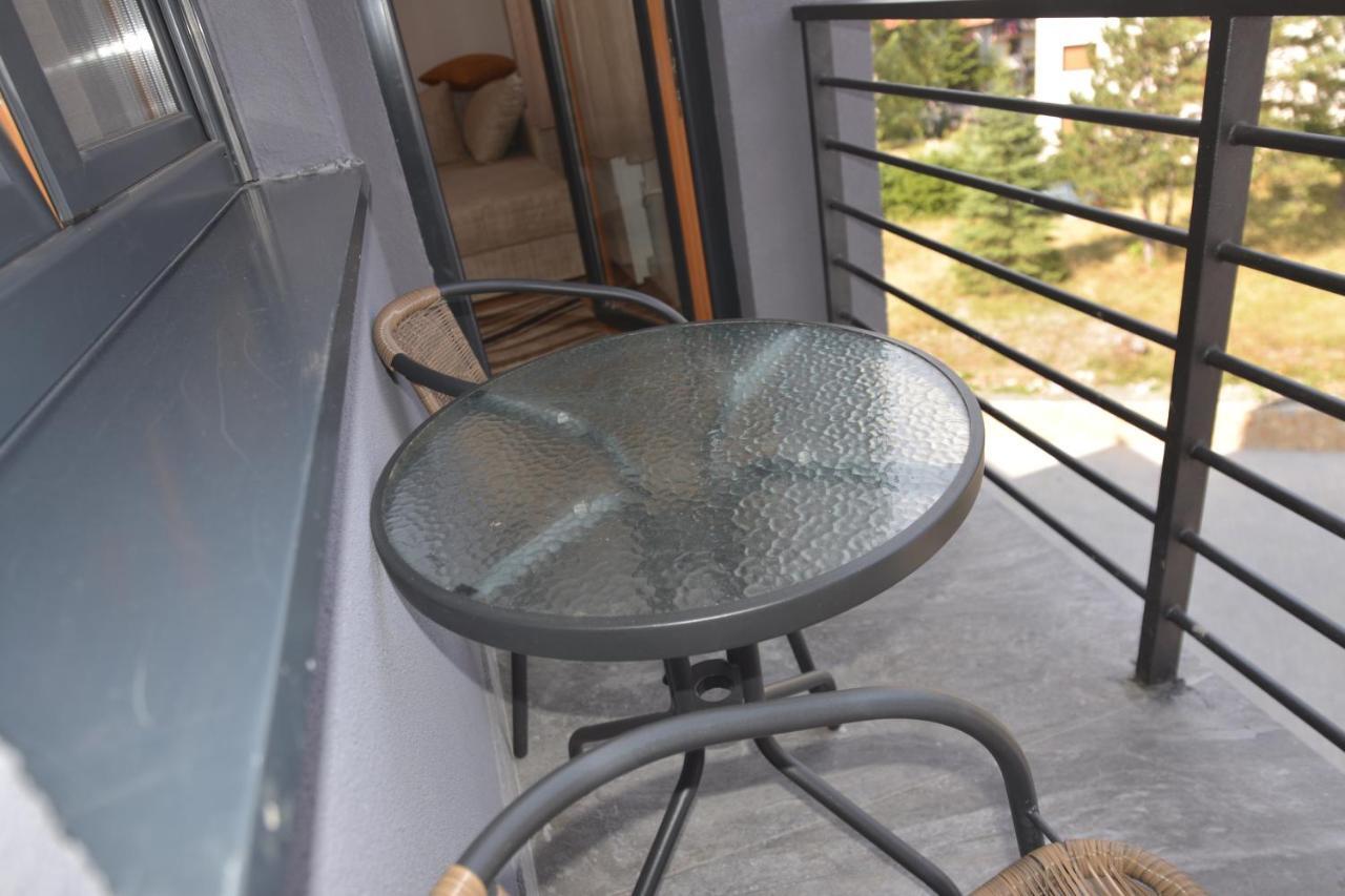 Binis Apartment ซลาตีบอร์ ภายนอก รูปภาพ