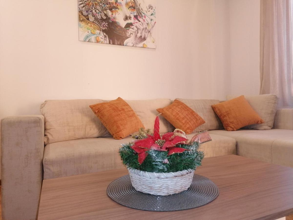 Binis Apartment ซลาตีบอร์ ภายนอก รูปภาพ