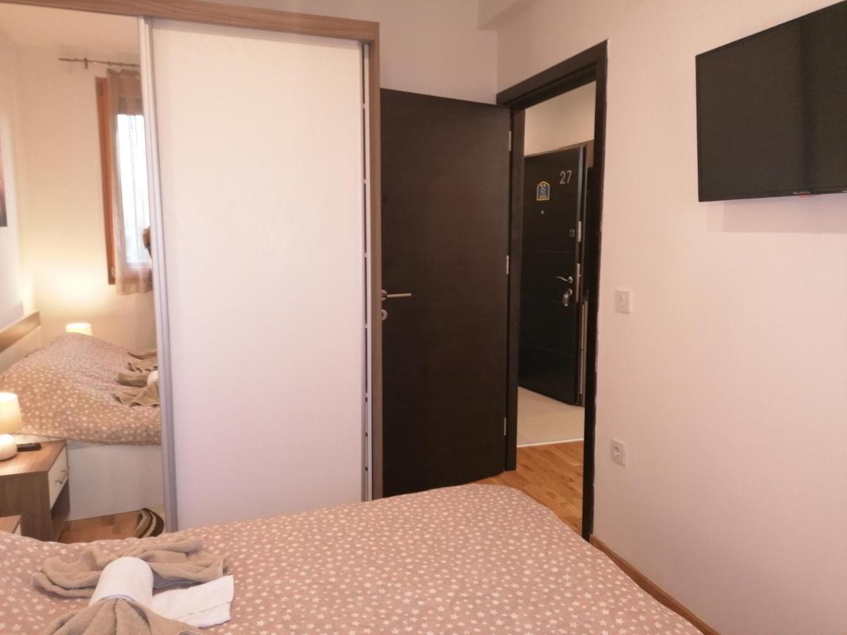 Binis Apartment ซลาตีบอร์ ภายนอก รูปภาพ