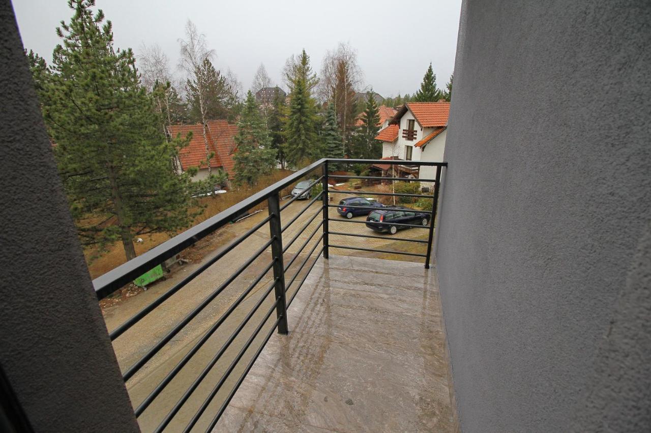 Binis Apartment ซลาตีบอร์ ภายนอก รูปภาพ